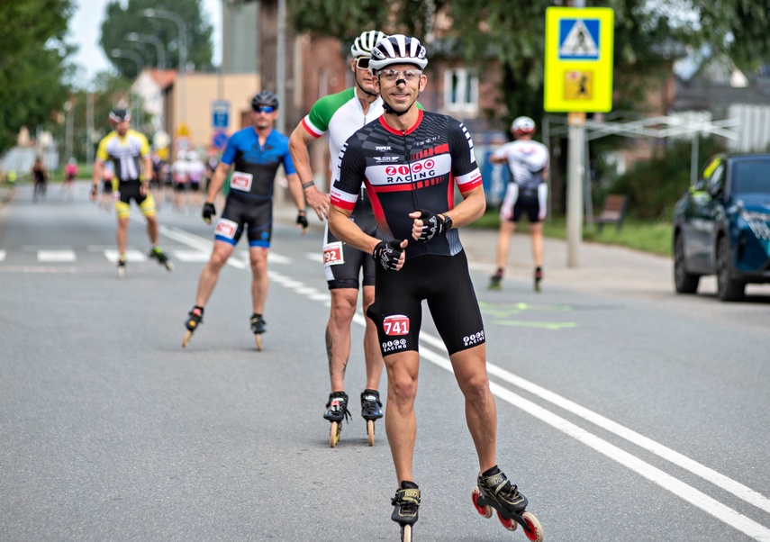 Ścigali się na szosie i rolkach. Road Race w Elblągu zdjęcie nr 351558