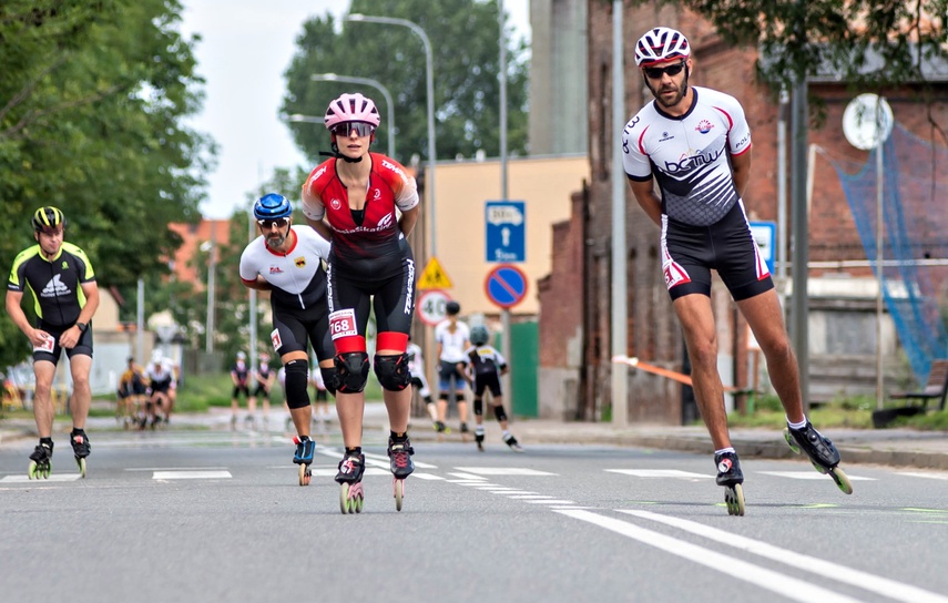 Ścigali się na szosie i rolkach. Road Race w Elblągu zdjęcie nr 351561