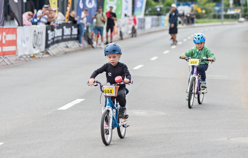 Ścigali się na szosie i rolkach. Road Race w Elblągu zdjęcie nr 351531