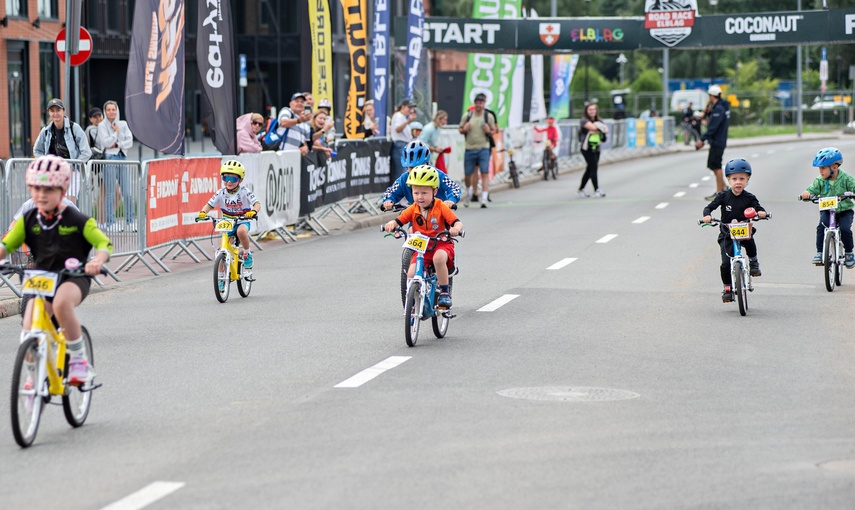Ścigali się na szosie i rolkach. Road Race w Elblągu zdjęcie nr 351530
