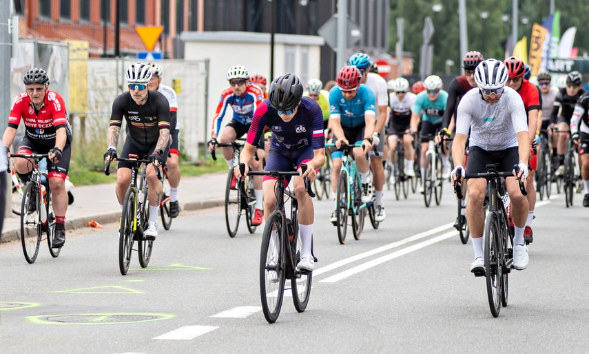 Ścigali się na szosie i rolkach. Road Race w Elblągu zdjęcie nr 351500