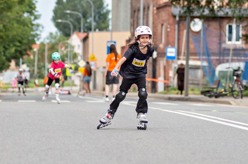 Ścigali się na szosie i rolkach. Road Race w Elblągu zdjęcie nr 351606