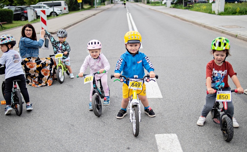 Ścigali się na szosie i rolkach. Road Race w Elblągu zdjęcie nr 351518