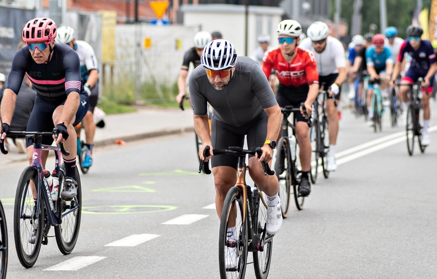 Ścigali się na szosie i rolkach. Road Race w Elblągu zdjęcie nr 351499