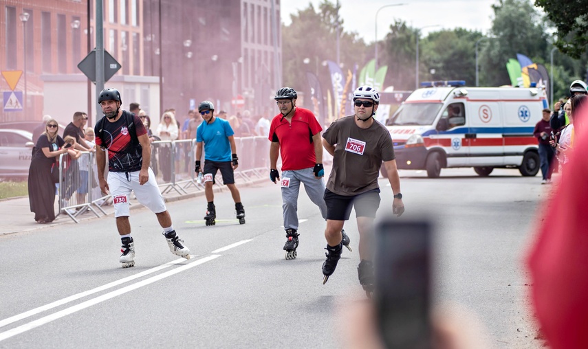 Ścigali się na szosie i rolkach. Road Race w Elblągu zdjęcie nr 351581