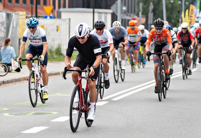 Ścigali się na szosie i rolkach. Road Race w Elblągu zdjęcie nr 351496