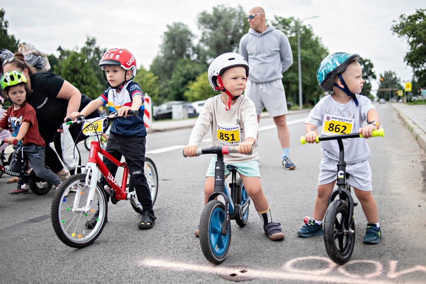Ścigali się na szosie i rolkach. Road Race w Elblągu zdjęcie nr 351517