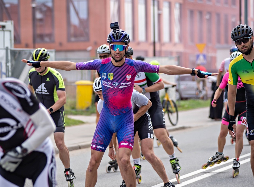 Ścigali się na szosie i rolkach. Road Race w Elblągu zdjęcie nr 351576