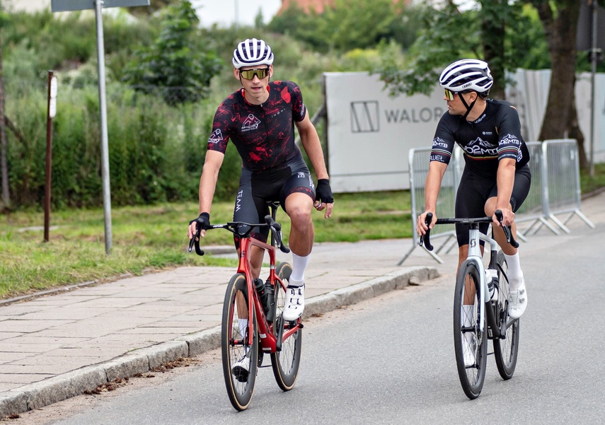 Ścigali się na szosie i rolkach. Road Race w Elblągu zdjęcie nr 351448