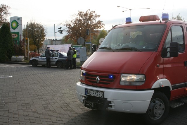 Golfem w policyjny radiowóz zdjęcie nr 28931