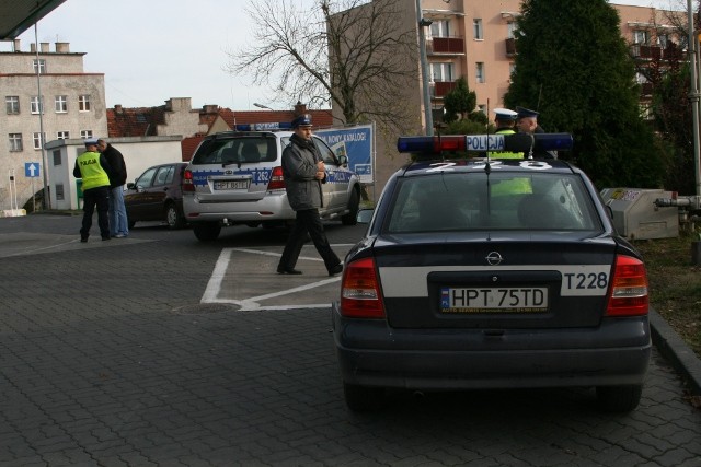 Elbląg Golfem w policyjny radiowóz