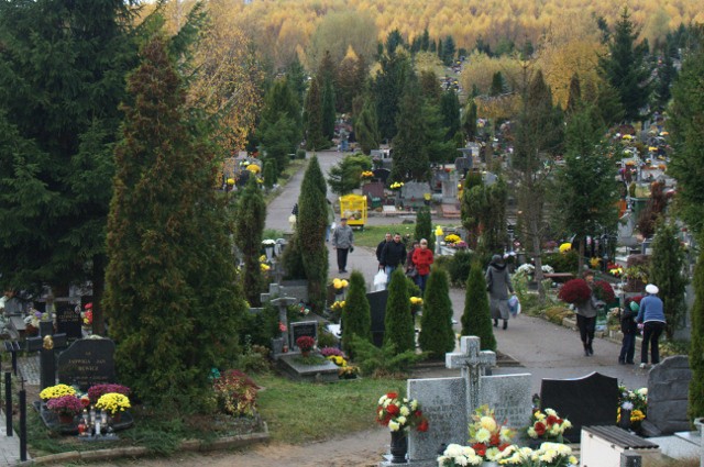 Sobotnie przygotowania do Święta Wszystkich Świętych zdjęcie nr 28956