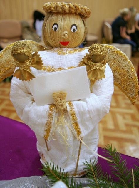 Dekoracja ze stołu Karoliny Kołodziejskiej i Kingi Tajak.