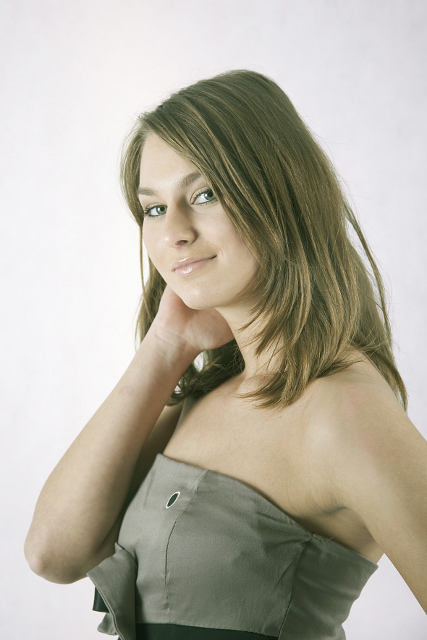 Kandydatka z numerem 13 – Paulina Mazur
wiek: 18 lat
wymiary: 83/66/87
wzrost: 165cm
miejsce zamieszkania: