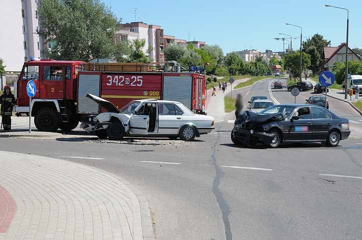 Groźna kolizja na skrzyżowaniu zdjęcie nr 37020