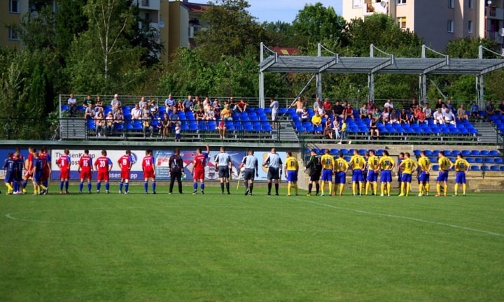 Derbowe zwycięstwo Olimpii 2004 zdjęcie nr 38449