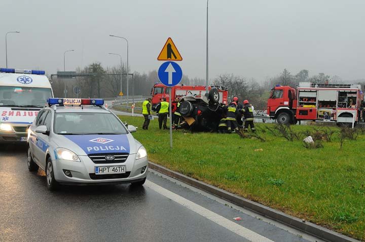 Wypadek na zjeździe z S22 zdjęcie nr 41001