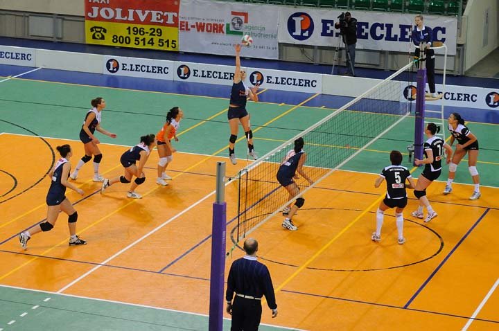 Siatkarki Orła wygrały z UKS Ozorków 3:2 zdjęcie nr 41433