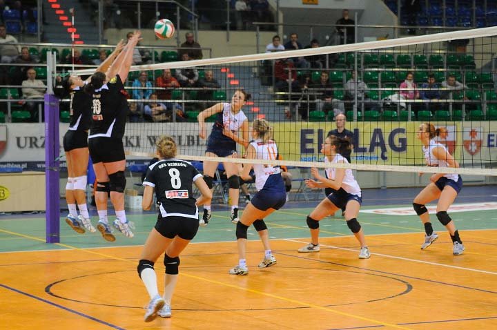Siatkarki Orła wygrały z UKS Ozorków 3:2 zdjęcie nr 41435