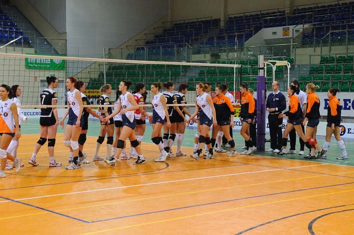 Siatkarki Orła wygrały z UKS Ozorków 3:2 zdjęcie nr 41442
