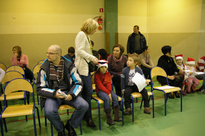 Mikołajowa zabawa w SP 12 zdjęcie nr 41704