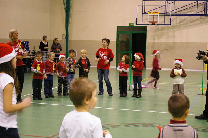 Mikołajowa zabawa w SP 12 zdjęcie nr 41719