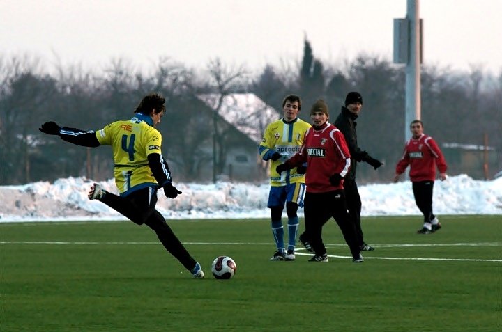 Kolejny sparingowy dublet Olimpii zdjęcie nr 42348