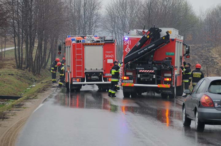 Volkswagenem dachował na Łęczyckiej zdjęcie nr 43349