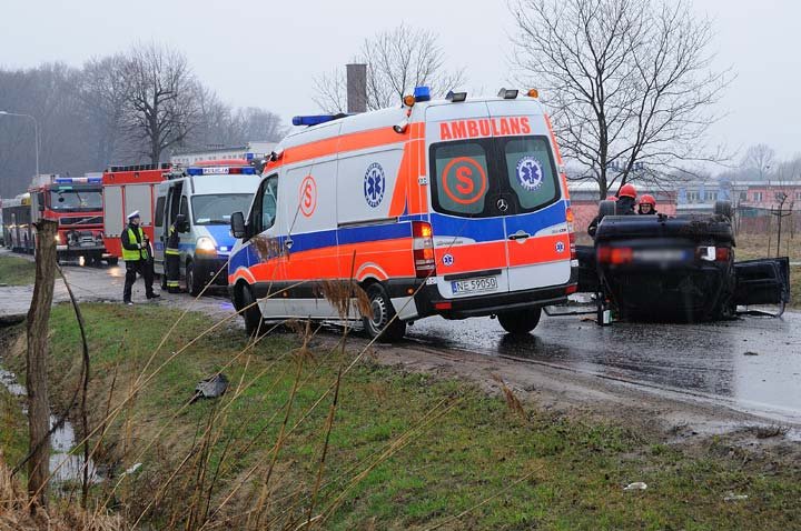 Volkswagenem dachował na Łęczyckiej zdjęcie nr 43359