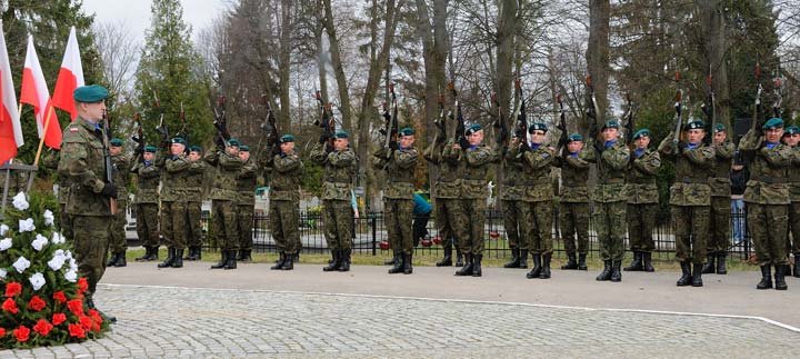 Uroczyste obchody 71. rocznicy Zbrodni Katyńskiej zdjęcie nr 43441