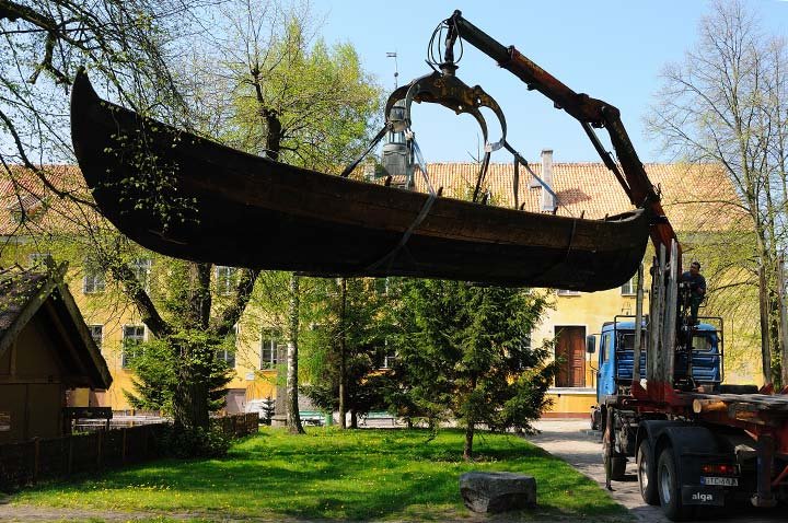 Replika łodzi Św. Wojciecha w elbląskim muzeum zdjęcie nr 43826