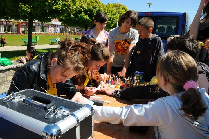 Żonkilowy festyn na rzecz hospicjum zdjęcie nr 44437