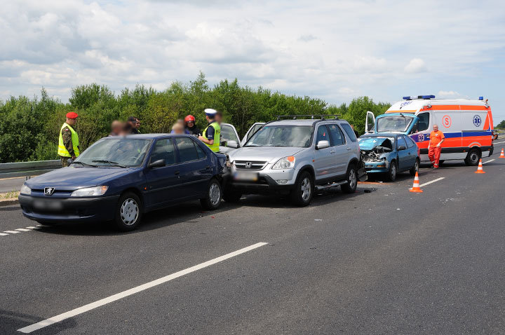 Kolizja trzech pojazdów na "siódemce" zdjęcie nr 46860