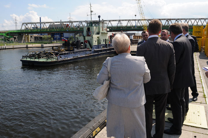 Wizyta wiceministra rolnictwa w elbląskim porcie zdjęcie nr 47983