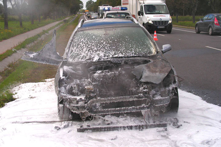 Elbląg Peugeot spłonął na siódemce