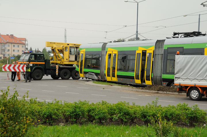 Elbląg Wykolejenie trójki koło Carrefoura