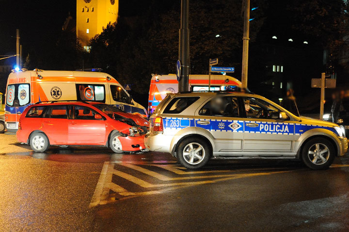 Wypadek na skrzyżowaniu zdjęcie nr 49811