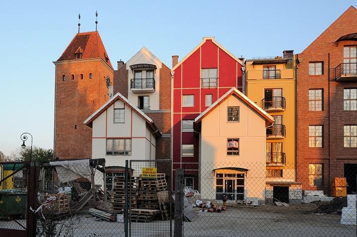 Nowe kamienice na Starym Mieście zdjęcie nr 50271