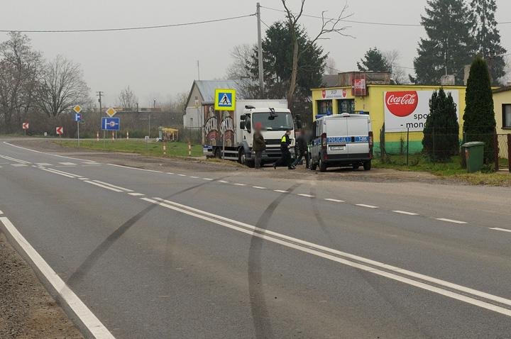 Pijany uderzył w sklep zdjęcie nr 50372