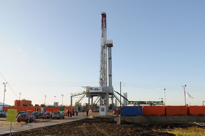 Odwiert poszukiwawczy złóż gazu z łupków w Rogitach zdjęcie nr 51346