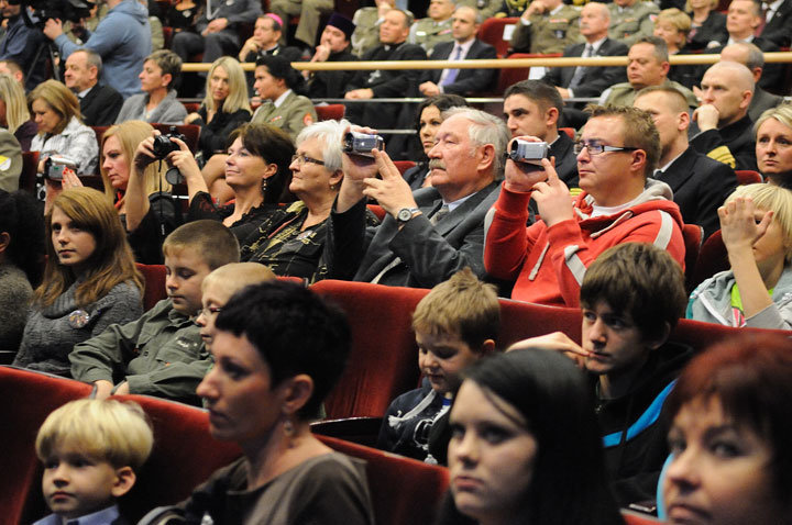 Koncert świąteczny dla żołnierzy i ich rodzin zdjęcie nr 51563