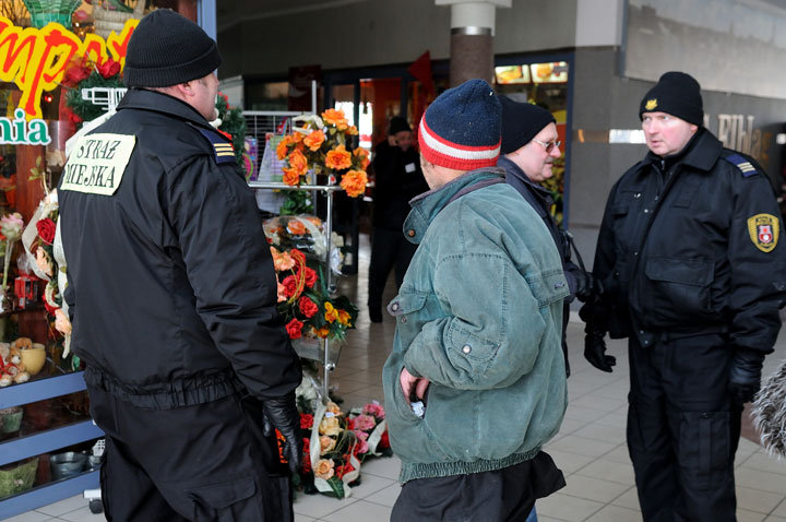 Ciężka zima dla bezdomnych zdjęcie nr 52960