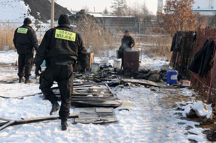 Ciężka zima dla bezdomnych zdjęcie nr 52951