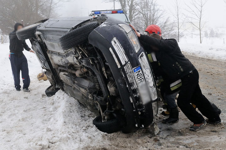 Piastowo: dachowanie audi zdjęcie nr 53359