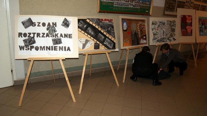 Uczniowie II LO o holokauście... zdjęcie nr 53855