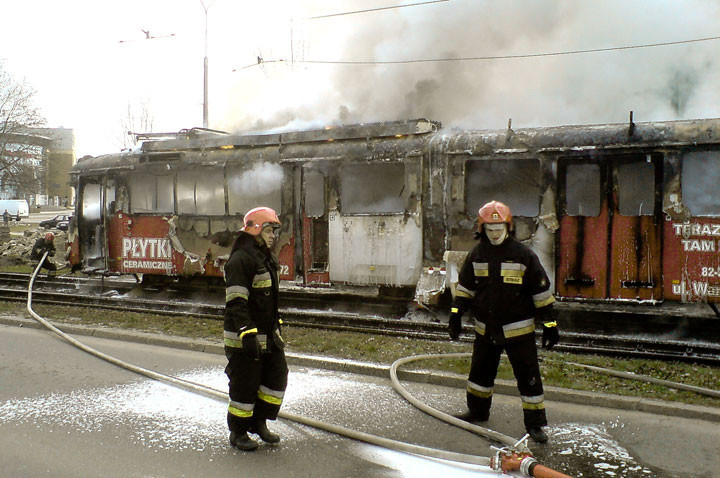 Na Robotniczej spłonął tramwaj zdjęcie nr 55436