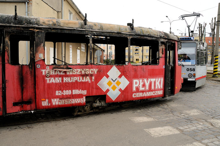 Na Robotniczej spłonął tramwaj zdjęcie nr 55455