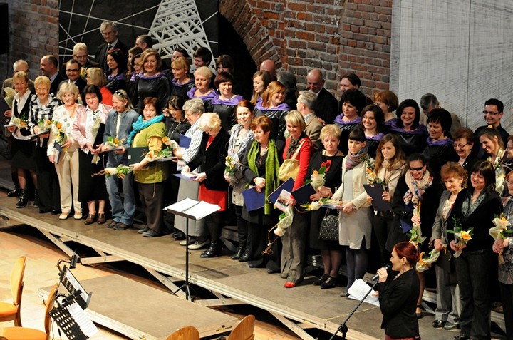 Rozśpiewana 25-latka zdjęcie nr 55670