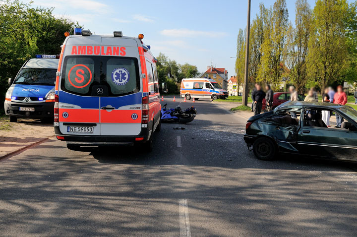 Wypadek na Sienkiewicza: motocyklista w szpitalu zdjęcie nr 56442