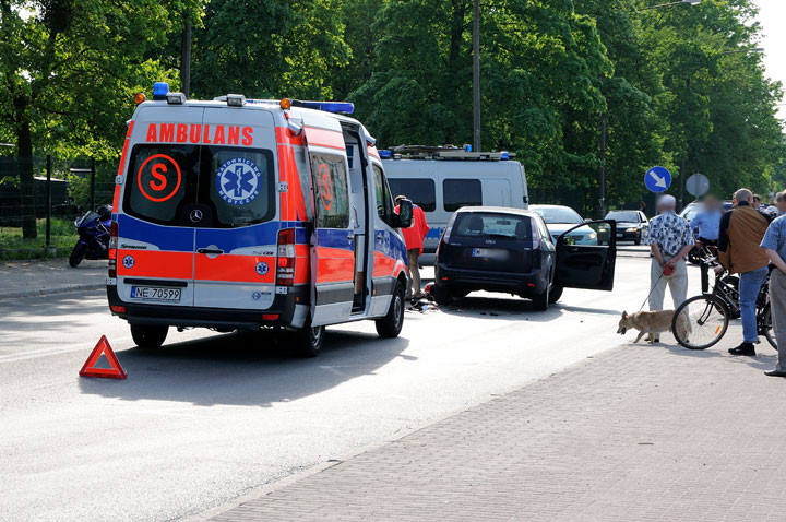 Wypadek: fordem zajechał drogę motocykliście zdjęcie nr 56453